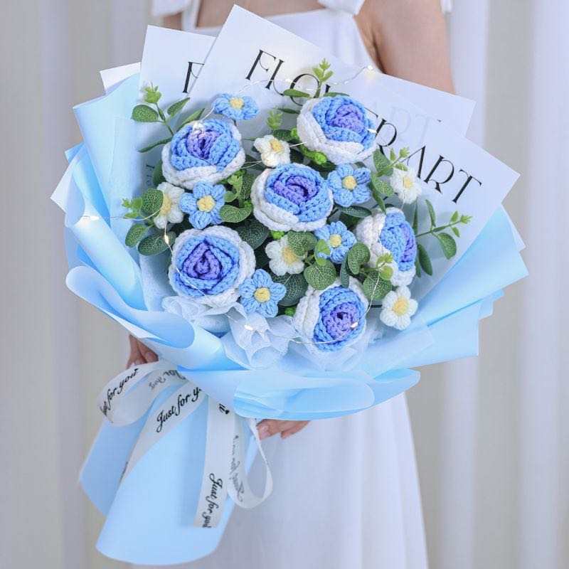Crochet Rose Flower Bouquet with Fairy Lights thumbnail 4