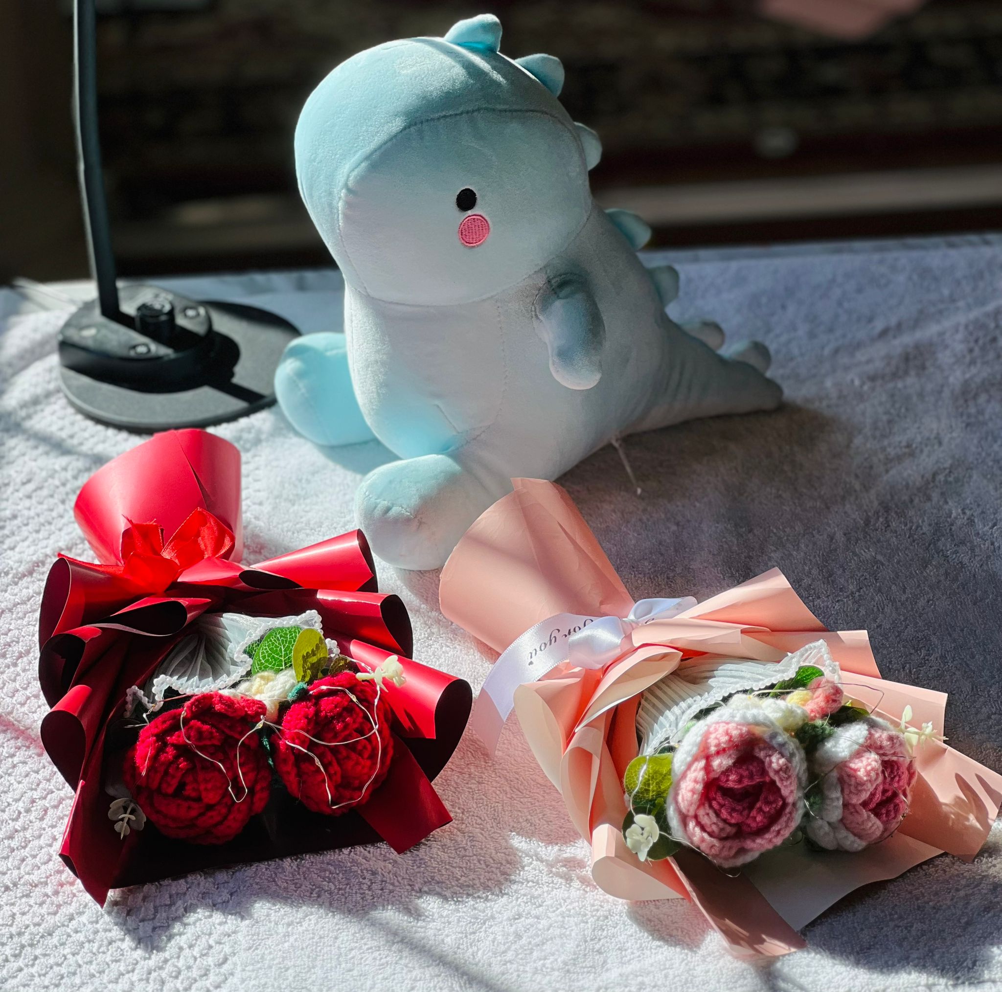 Crochet Rose Flower Bouquet with Fairy Lights